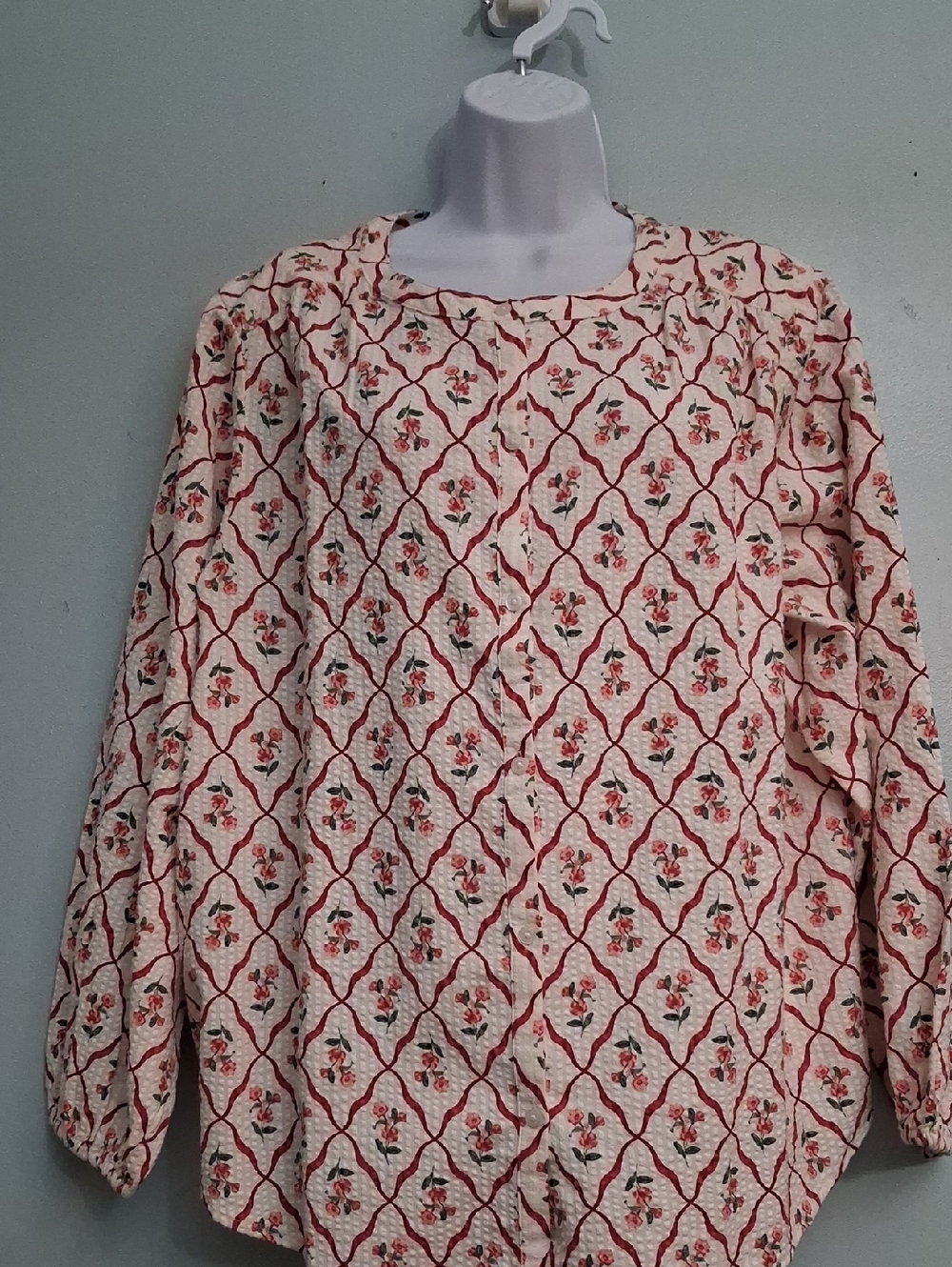 Lucky Brand Size XL women's Button-Up Red Floral Lattice Long Sleeve blouse.